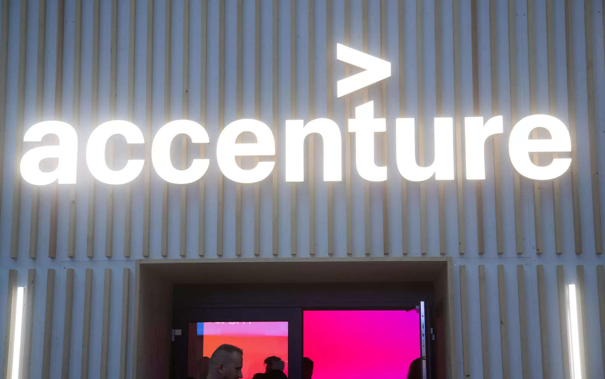 Accenture forecasts 2024 revenue growth above estimates